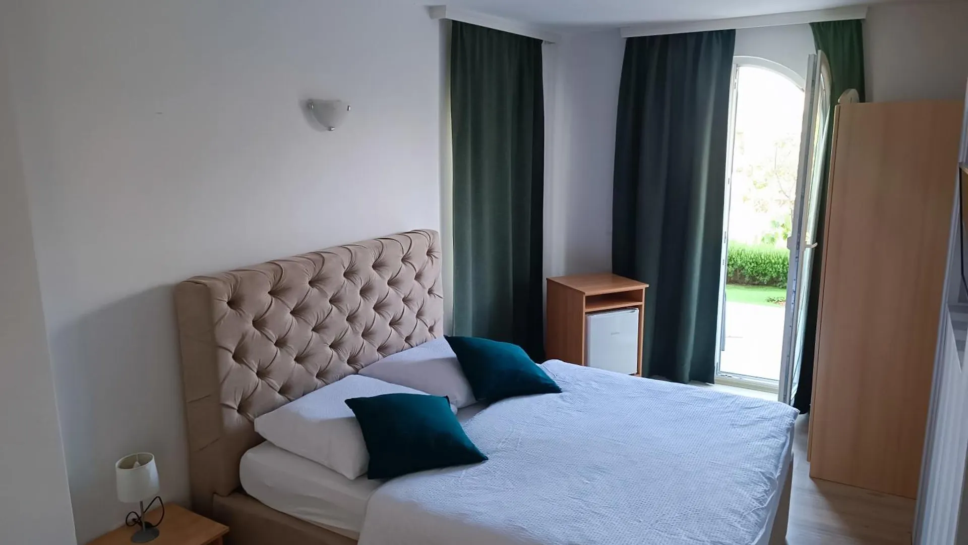 Marko Rooms Krk Town 4*,